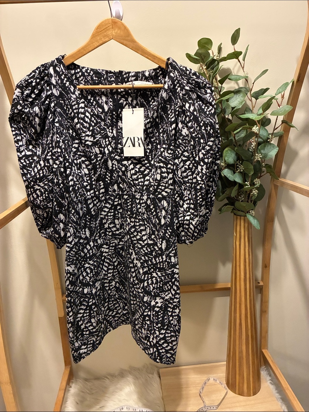 NWT Zara Black & White Abstract Print Puff-Sleeve Dress a113